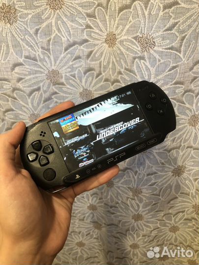 Sony PSP 1008 прошитая + 4 GB MS pro duo