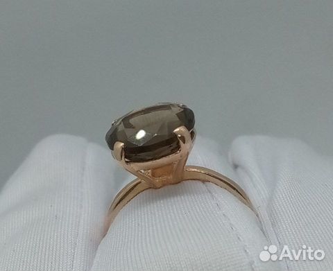 Золотое кольцо с камнем 17р