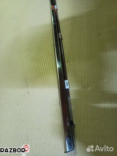 Уплотнительная резинка стекла Lexus NX Z10