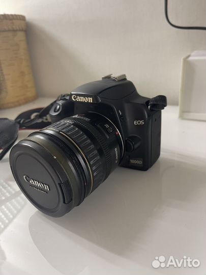 Зеркальный фотоаппарат canon EOS 1000D