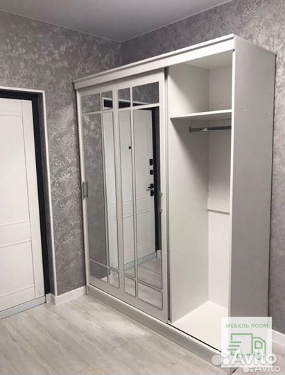 Шкаф купе распашной