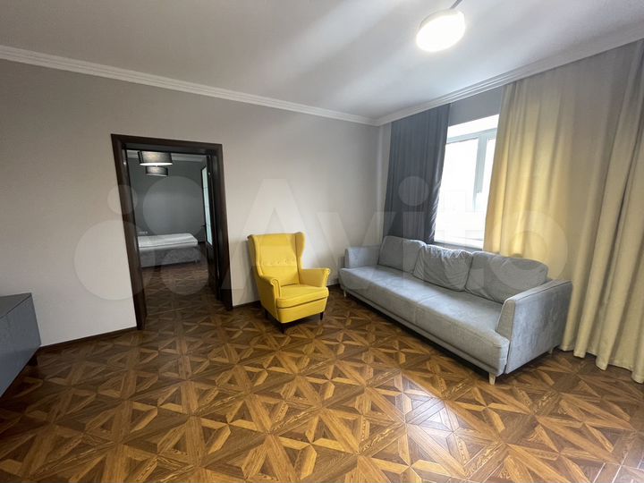 3-к. квартира, 124,5 м², 2/5 эт.