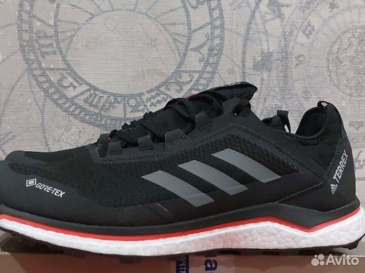 Треккинговые кроссовки Adidas terrex boost gtx