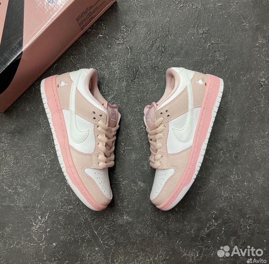 Nike SB Dunk Low pink Pigeon