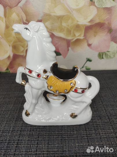 Статуэтка лошадь фарфор