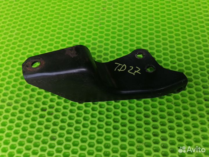 Кронштейн двигателя TD27 Ниссан Террано 2