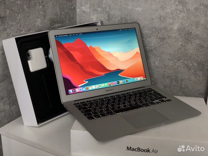 Ультратонкий Apple MacBook Air 13 Core i5 SSD