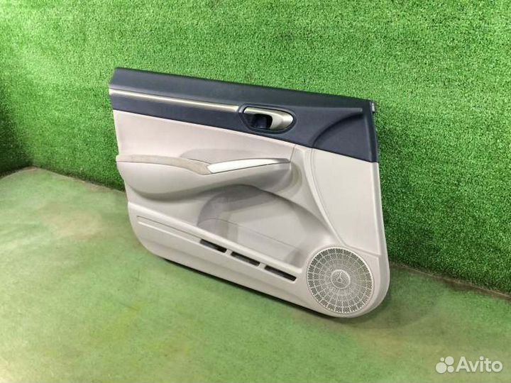 Обшивка двери передняя левая Honda Civic FD1 R18A