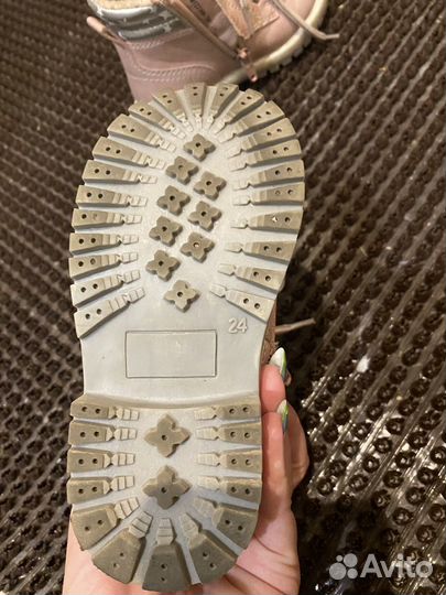 Ботинки для девочки 24