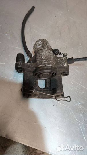 Суппорт тормозной задний левый Opel Signum C 2005