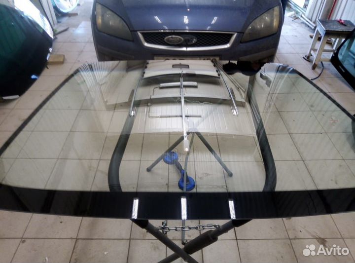 Лобовое стекло Форд Фокус