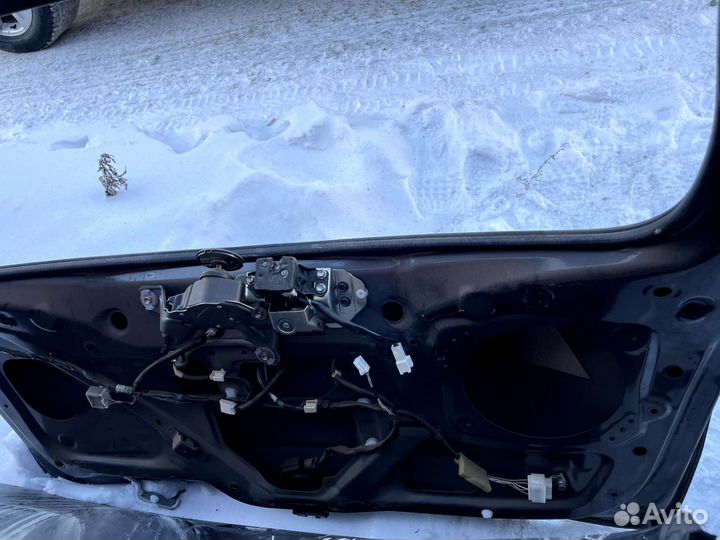 Дверь багажника toyota highlander