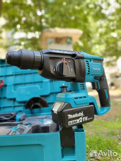 Аккумуляторный набор makita 4 в 1