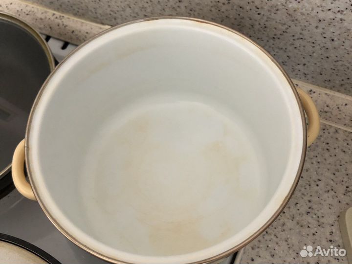 Набор кастрюль и сковородок