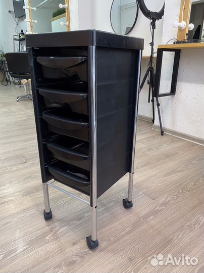 Тележка парикмахерская