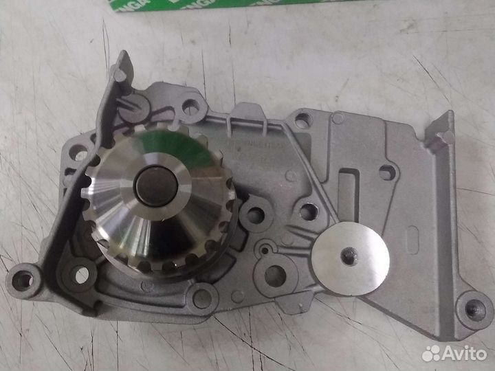 Помпа LADA Largus renault Duster/Logan/Megane 16кл