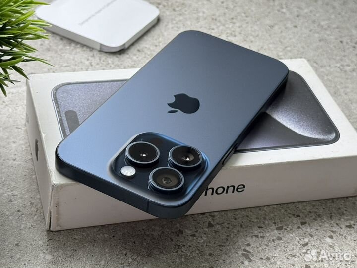 iPhone 15 Pro, 256 ГБ