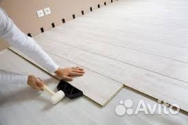 Укладка ламината и кварцвинила