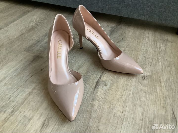 Женские лакированные туфли