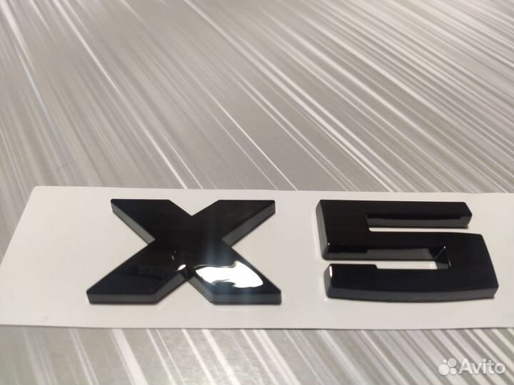 Значок антихром BMW X5M черный глянец на багажник