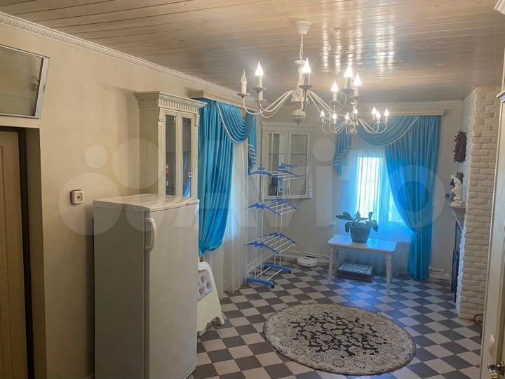 Дом 275 м² на участке 13 сот.