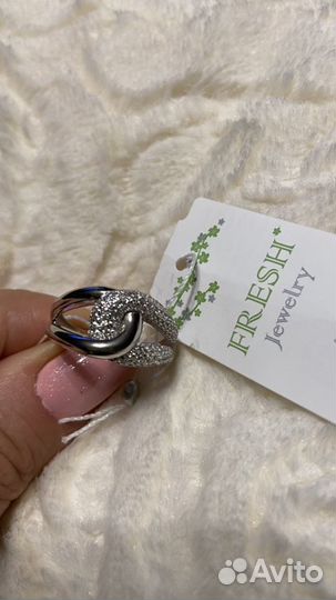 Серебренное кольцо 925 пр