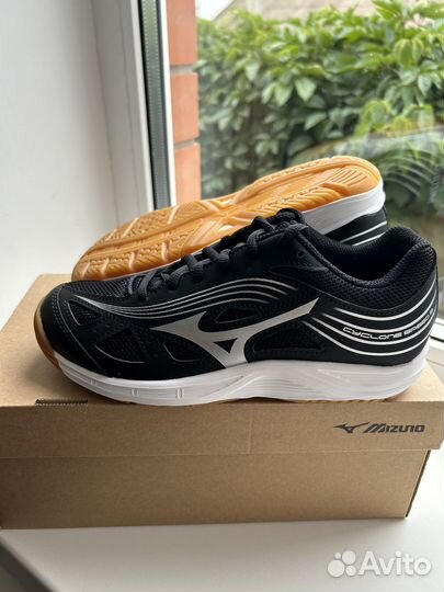 Кроссовки Mizuno женские