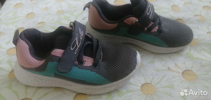 Кроссовки для девочки 28