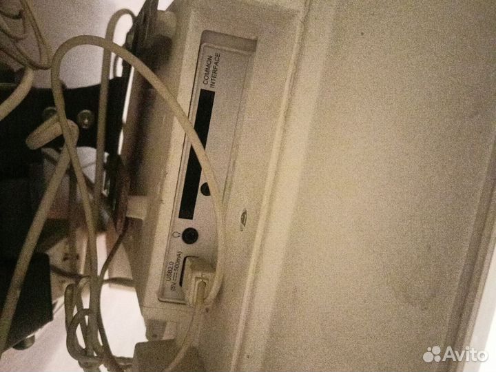 Телевизор SMART tv 24 дюйма белый