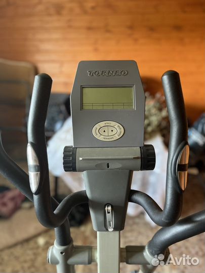 Эллиптический тренажер torneo