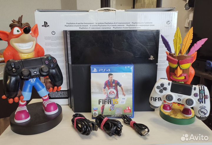 Sony PS4, 50+ игр, 2 геймпада