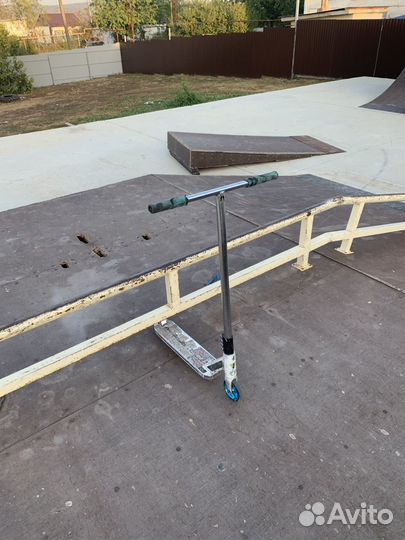 Трюковой самокат