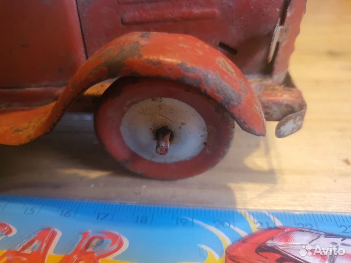 Игрушка пожарная машинка железная СССР