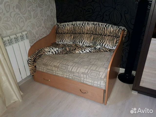 Диван кровать avito. Диван кровать б/у. Кресло кровать бу. Мебель б/у в Камызяке. Мебель в Астрахани кровати.
