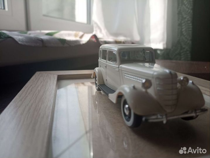 Автомобиль Газ 11-73 белый цвет