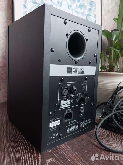 Студийные мониторы JBL MKii 305P