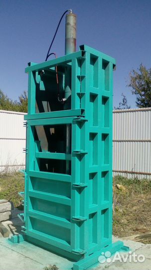 Прессы вертикальные для макулатуры и пластика