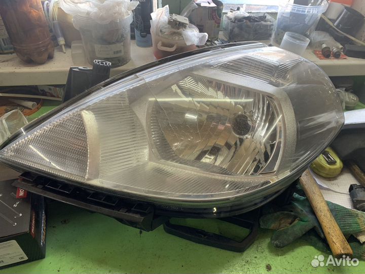 Фара левая Nissan tiida с11 оригинал