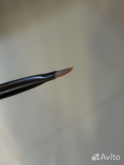 Кисть скошенная Nars 47