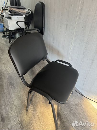 Офисное кресло