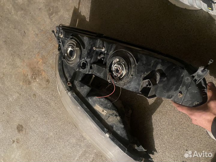 Фары на toyota mark 2 90