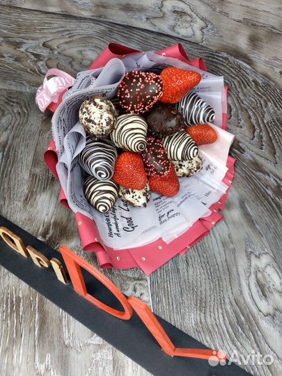 Букет с клубникой в шоколаде арт. 3302 в Хабаровск