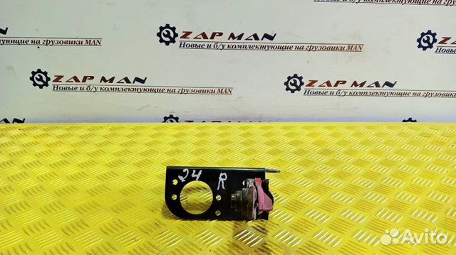 Крепежный угол правый Man Tgl