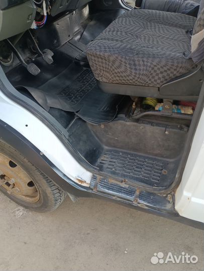 ГАЗ ГАЗель 3302 2.4 МТ, 2004, 240 000 км