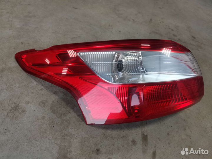 Фонарь задний левый фокус 3 седан