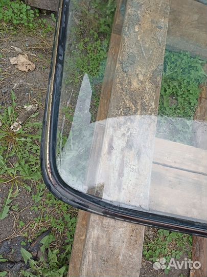 Заднее стекло