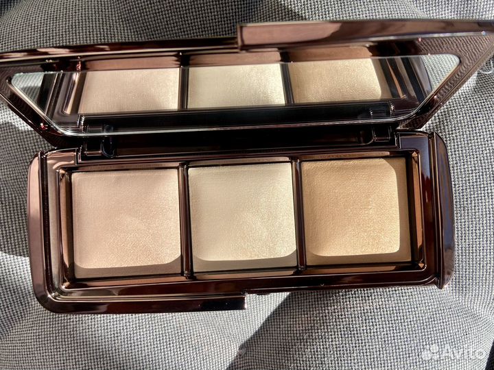 Hourglass Ambient Lightning Palette