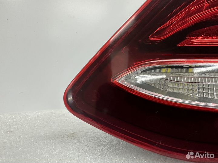 Правый фонарь Mercedes w213 оригинал