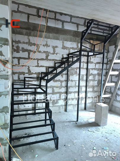 Металлокаркас, Каркас лестницы под заказ