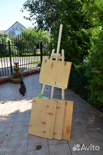 Мольберт для рисования, выставки или салона